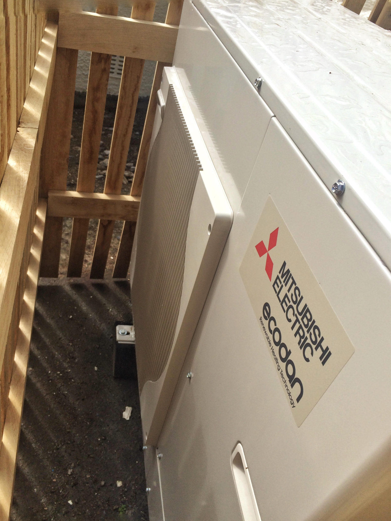 An 8.5kW Mitsubishi Ecodan air source heat pump.